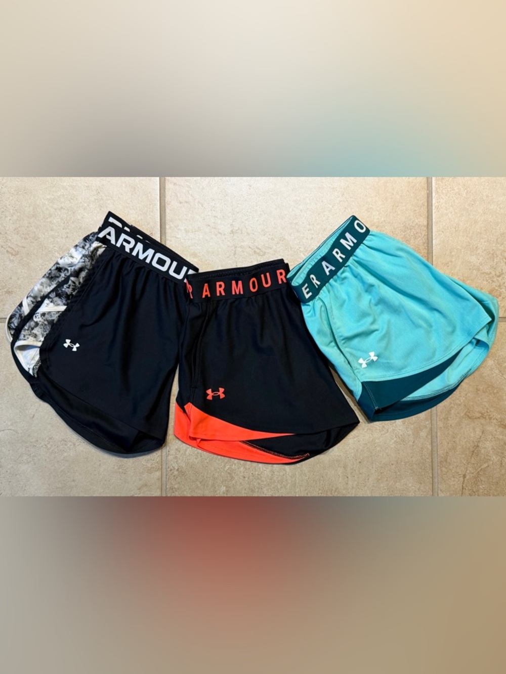Women’s Under Armour Tech Play Up Performance Shorts size M